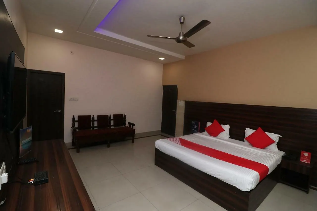 Oyo 22826 Hotel Sheltear & Resturant Agra  Agra (Uttar Pradesh)